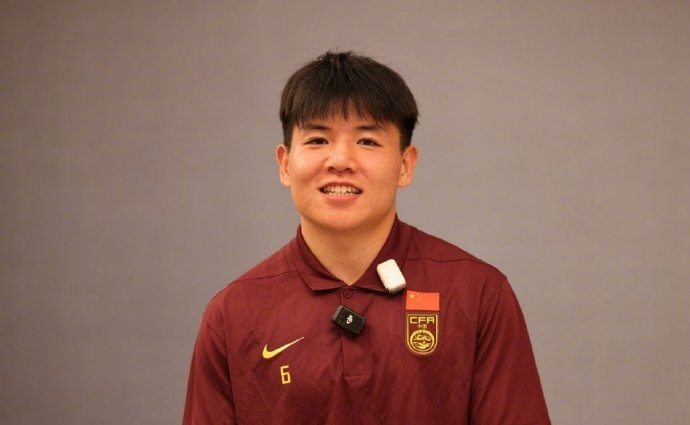 徐彬回应留洋是否太早  U23男足亚洲杯决赛0:4不敌日本队，让21岁的徐彬看到