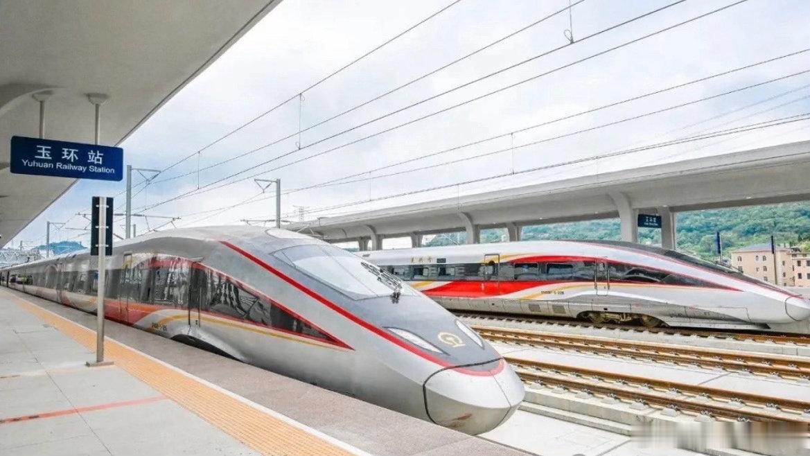 玉环高铁起航产业文旅共腾飞高铁通车同样激活全域文旅资源，串联沿线山水海岛风光，催