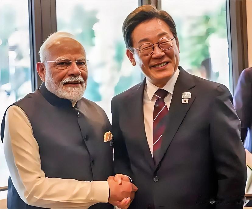 美近来高调展示对高市的支持，不仅在钓鱼岛问题上重申《美日安保条约》甚至提及以核能