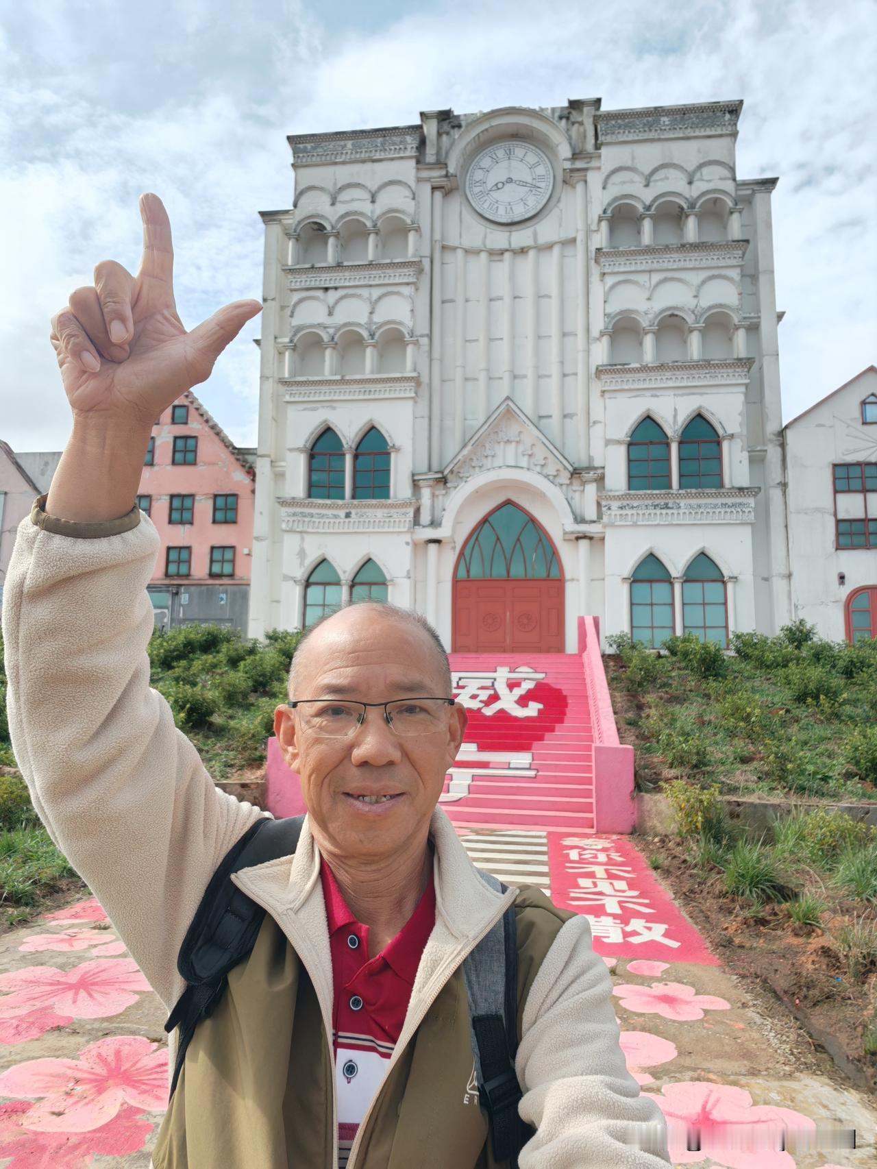 贵州印象
   在贵州避暑共计55天，到过大半个贵州，以前去过两次，基本上游遍了