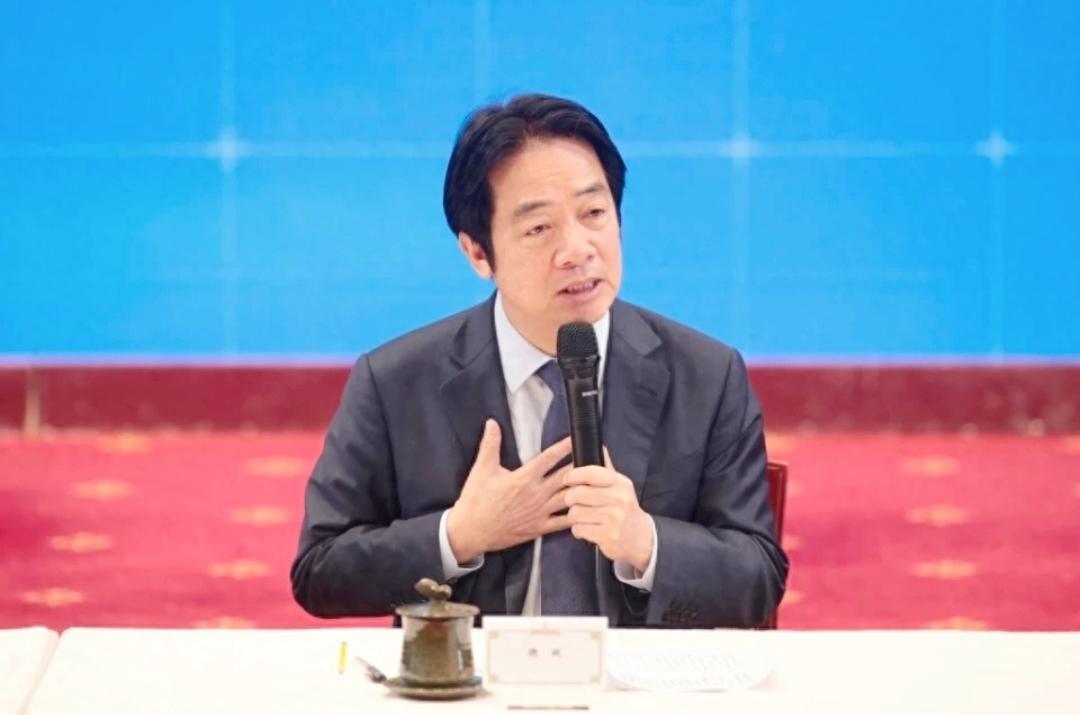 这笔“买卖”，怎么看都像在交保护费

台美所谓贸易协定刚签完，五年要向美国买近3