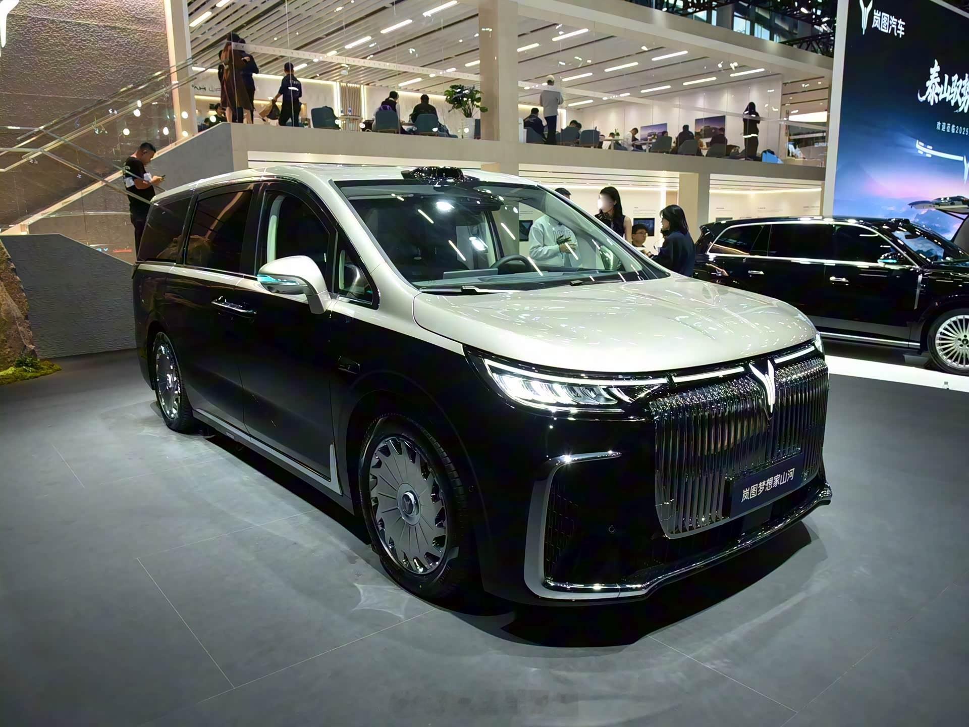 岚图梦想家山河上市，旗舰四座MPV售价为70.99万中大型MPV（车长5315，