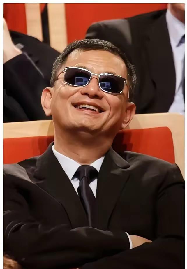 王家卫这次真是栽了个大跟头，体面了一辈子，最后被录音啪啪打脸。他估计做梦都没想到