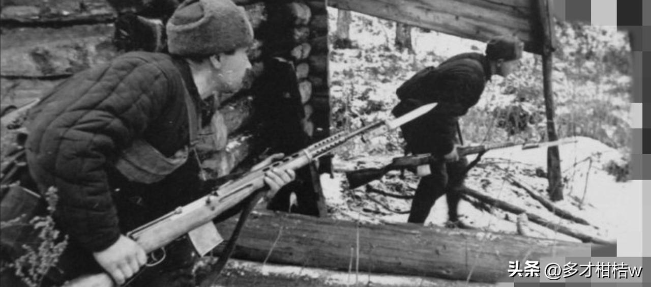 尽管有人电影看多了习惯性的喜欢强调苏德战争初期苏军轻武器不足。

但是，这仅是部