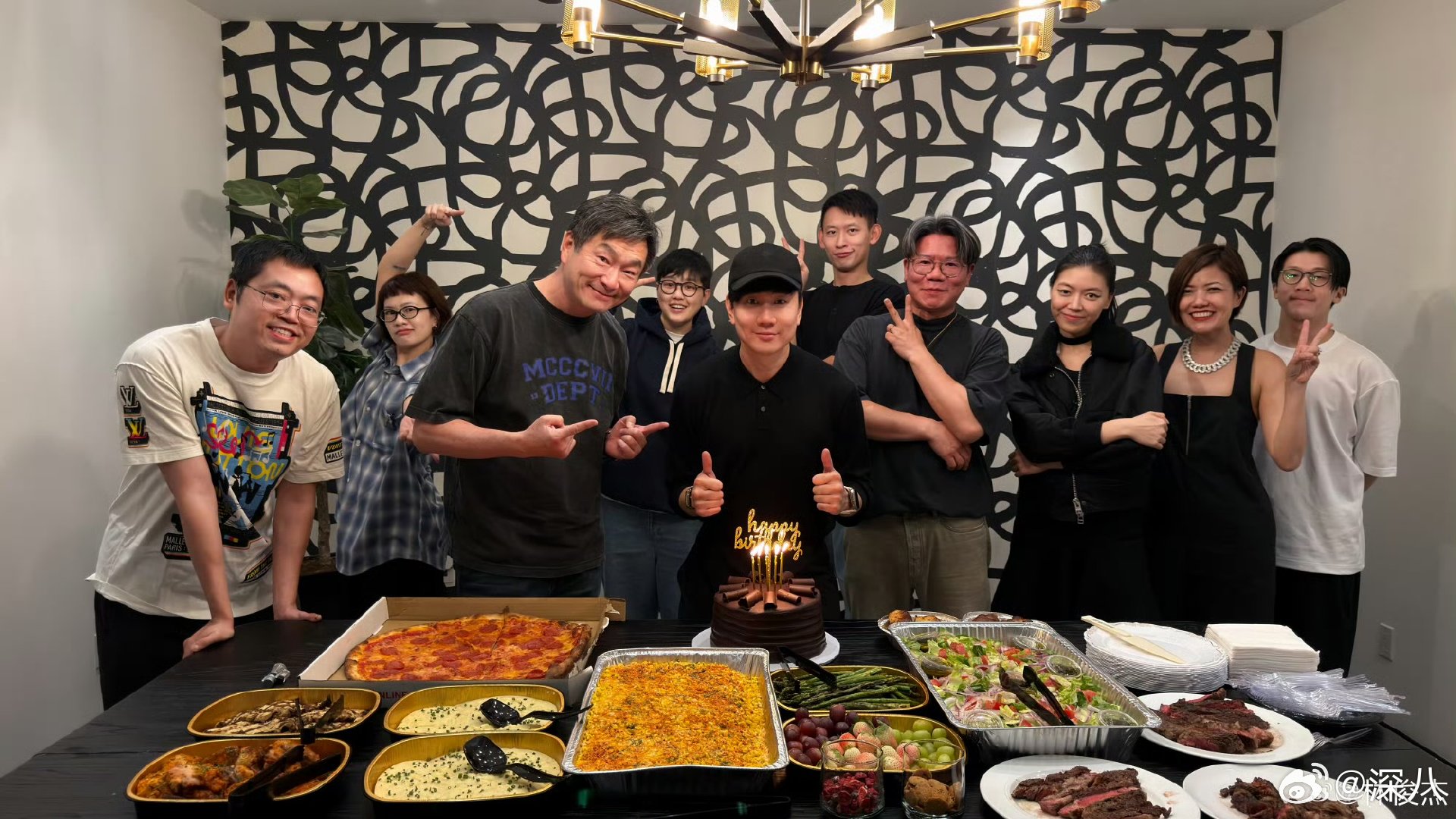 林俊杰七七分手了吗林俊杰生日发博时间 林俊杰七七分手了吗，怎么看林俊杰庆生照没有