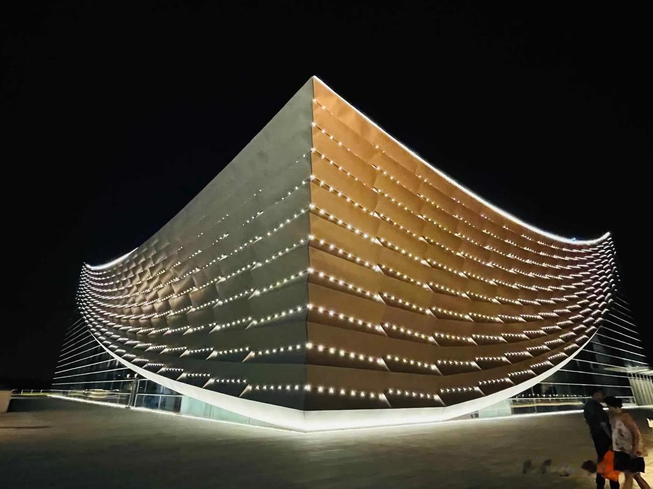 建筑与光影共舞的盛宴🥳