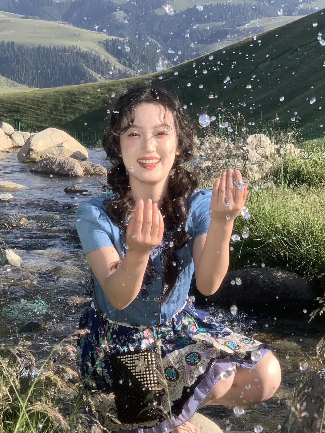 ⛰️来新疆草原怎么能不感受雪山水呢