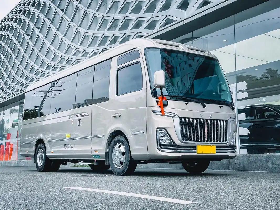 九三阅兵礼宾车已陆续开始返还车主
九三阅兵期间使用的礼宾车是通过向民间车主征集的