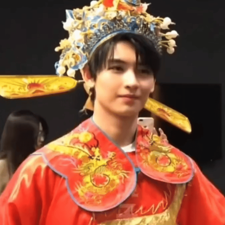 黄俊捷0709生日快乐 少年蜕变一往无前，成长义无反顾！愿你初心不改，笑容常在；