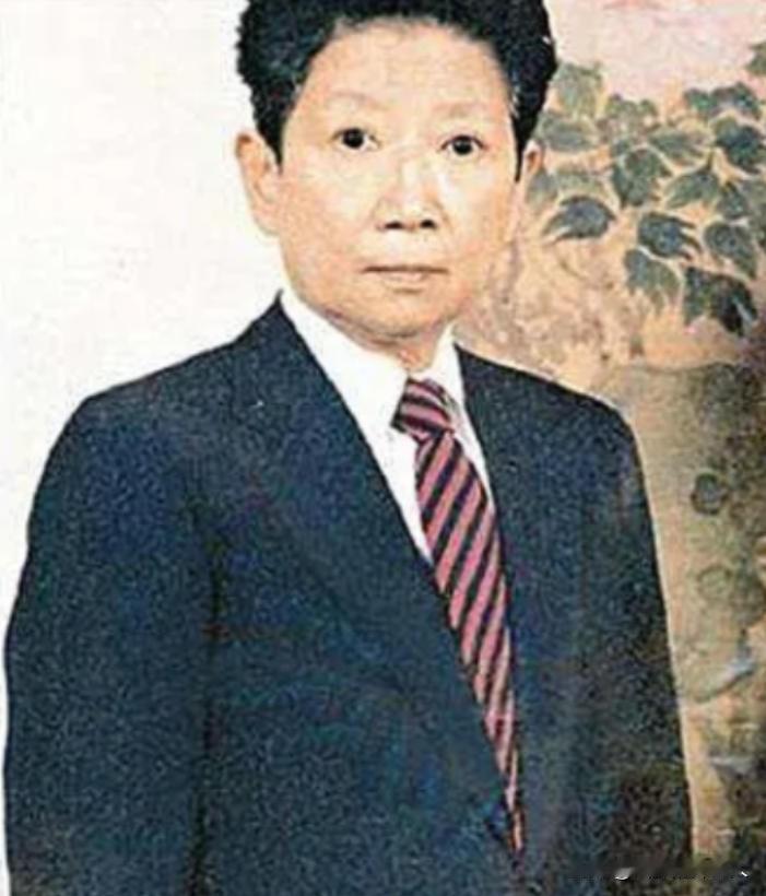 1938年，孔家二小姐孔令伟驾驶汽车在南京街头飙车被警察拦下，谁料警察还没说两句