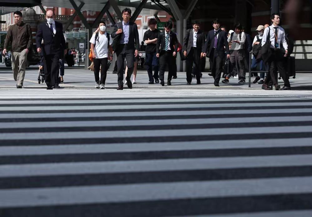 日本流感疫情扩散 八成地区达“警报”级别：日本厚生劳动省11月28日数据，11月