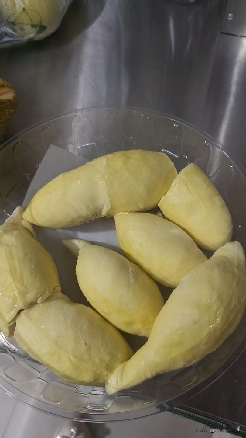 当然是开心啦！买个榴莲庆祝一下[我想静静]孩子在家这2个月很废大人的[捂脸]