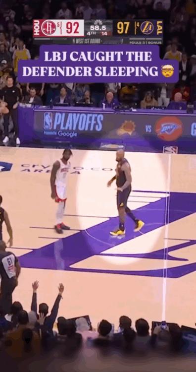 这球完全展现了詹姆斯的顶级篮球智商，[赞]

在今天湖人主场战胜火箭的G2比赛中