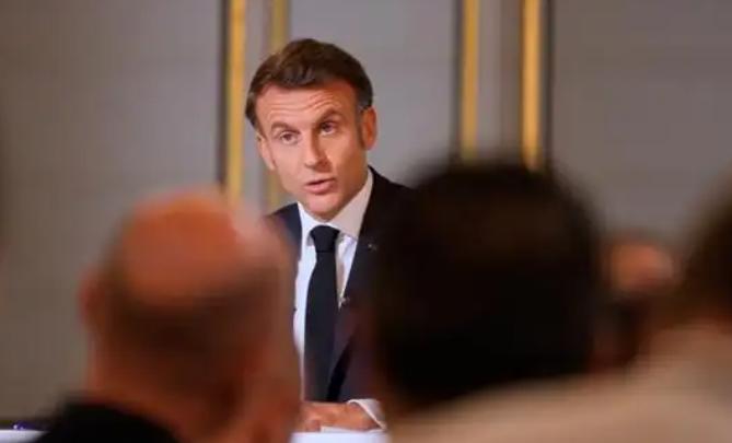 [太阳]马克龙称法国扣押一艘从俄罗斯出发的油轮，对于法国方面称在地中海扣押一艘从