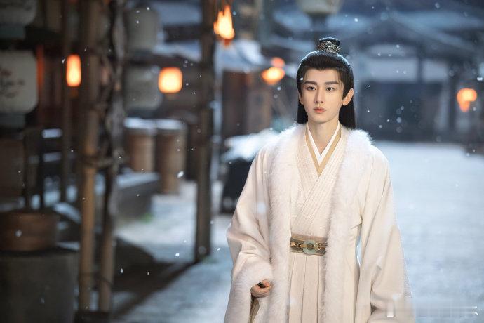 成毅扫弟机成毅真是内娱新晋扫“弟”机！和周奇剧宣互动超像亲兄弟，喊人“奇奇”超亲