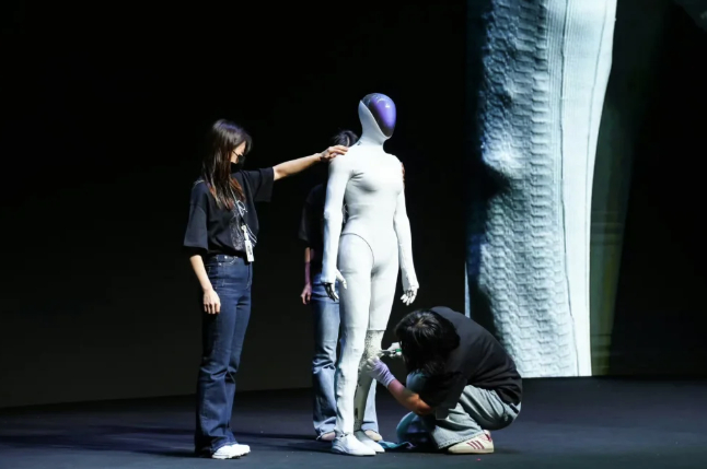 机器人量产化真要来了！小鹏人形机器人量产基地落地广棠，目标2026年底实现全球首