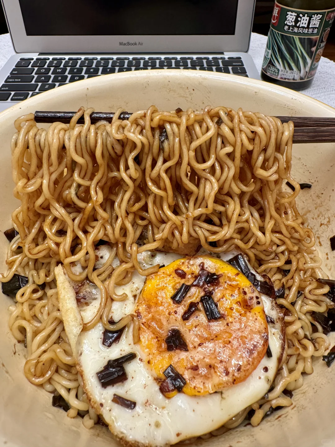 这一口老上海葱油拌面是真的顶啊！(附教程)