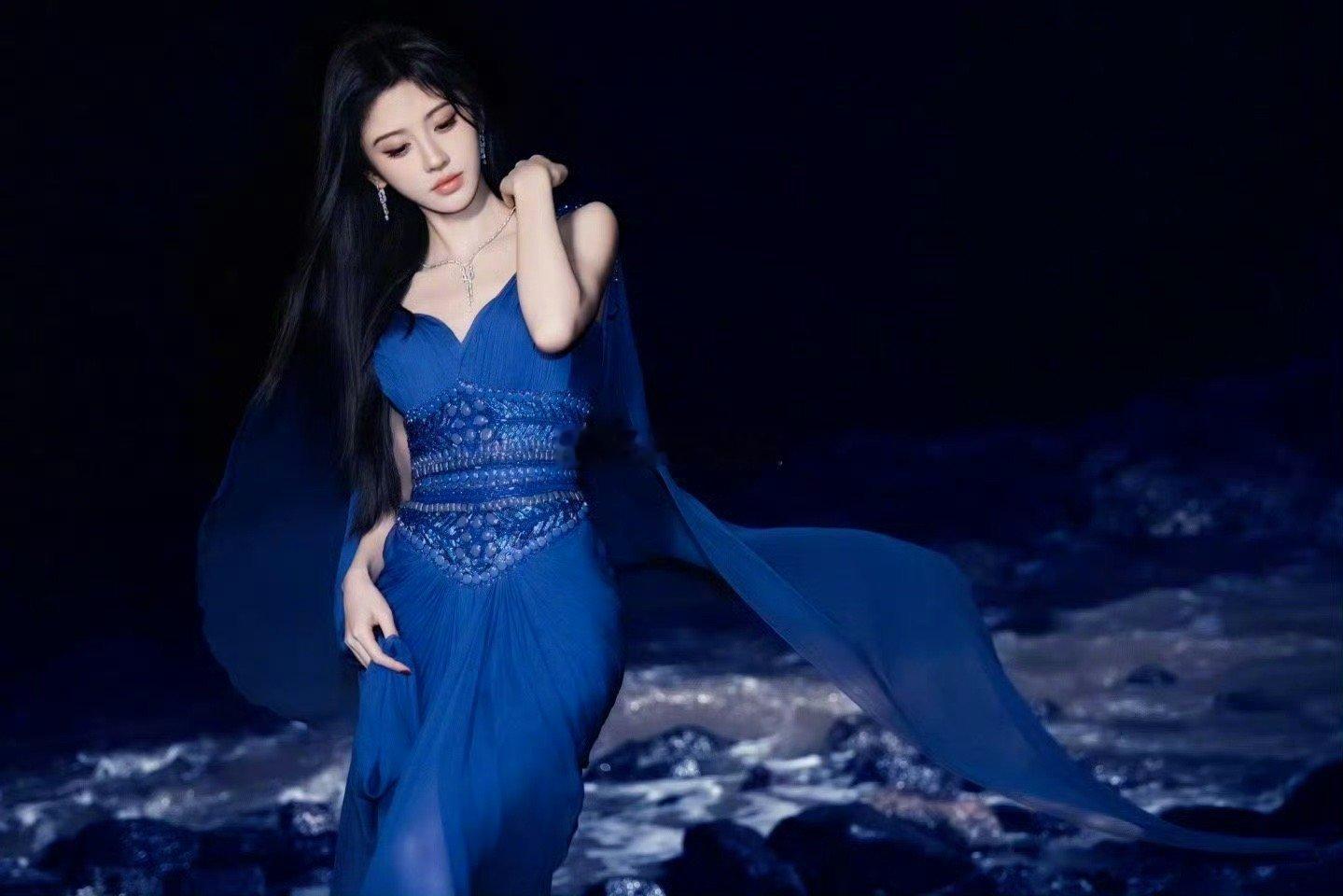 这件到底是不是“古董高定”？ Zuhair Murad 是黎巴嫩顶级设计师品牌，