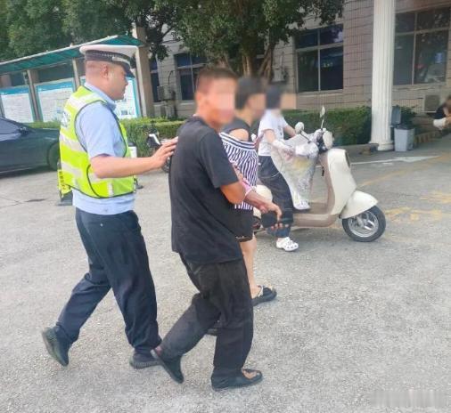 【浙J3363警拉响警笛开路跑出生命时速】晚高峰车流密集极易延误救治时机，临海头