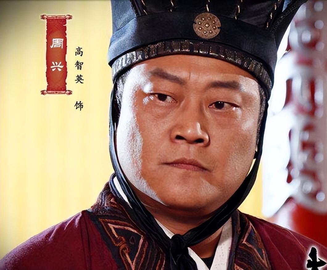 一个人通过一些不是很光彩的手段和方式获取了巨大的利益之后，一定会想方设法地把自己