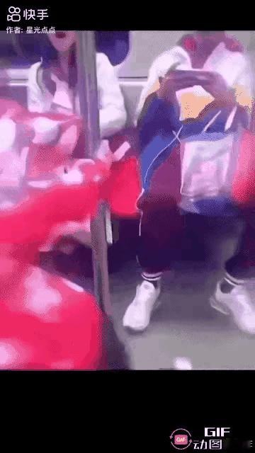 素质真差
你这样谁家孩子愿意和你家孩子玩啊！