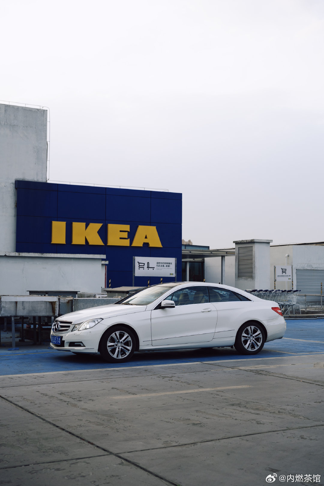 这辆E350 Coupe C207持有已近三年，虽然没少开，但似乎一直没有好好写