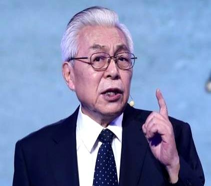 看到“1.3秒”这个数字，后背还是一阵发凉。
月球到地球38万公里，激光只要1.