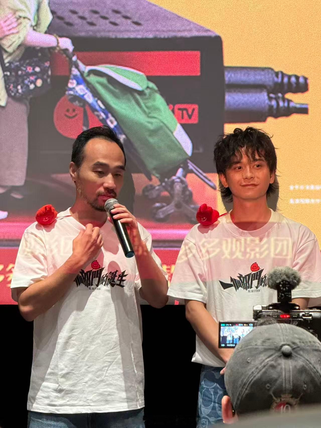 喜欢港产片的观众应该能从《一个部门的诞生》Get到很多有意思和可回味的观影体验。