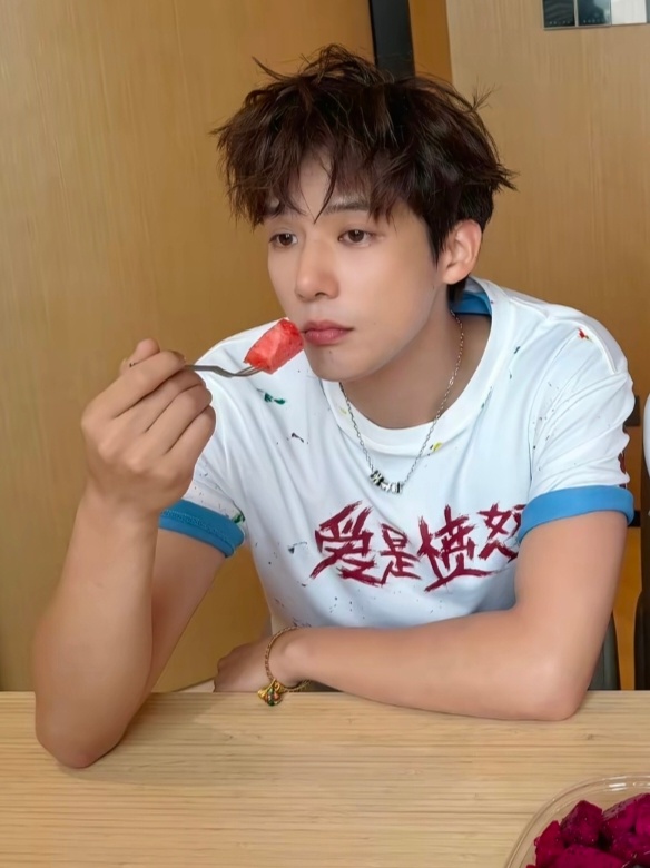 好抽象 好可爱 好萌吧6.19电影院见哦安宇