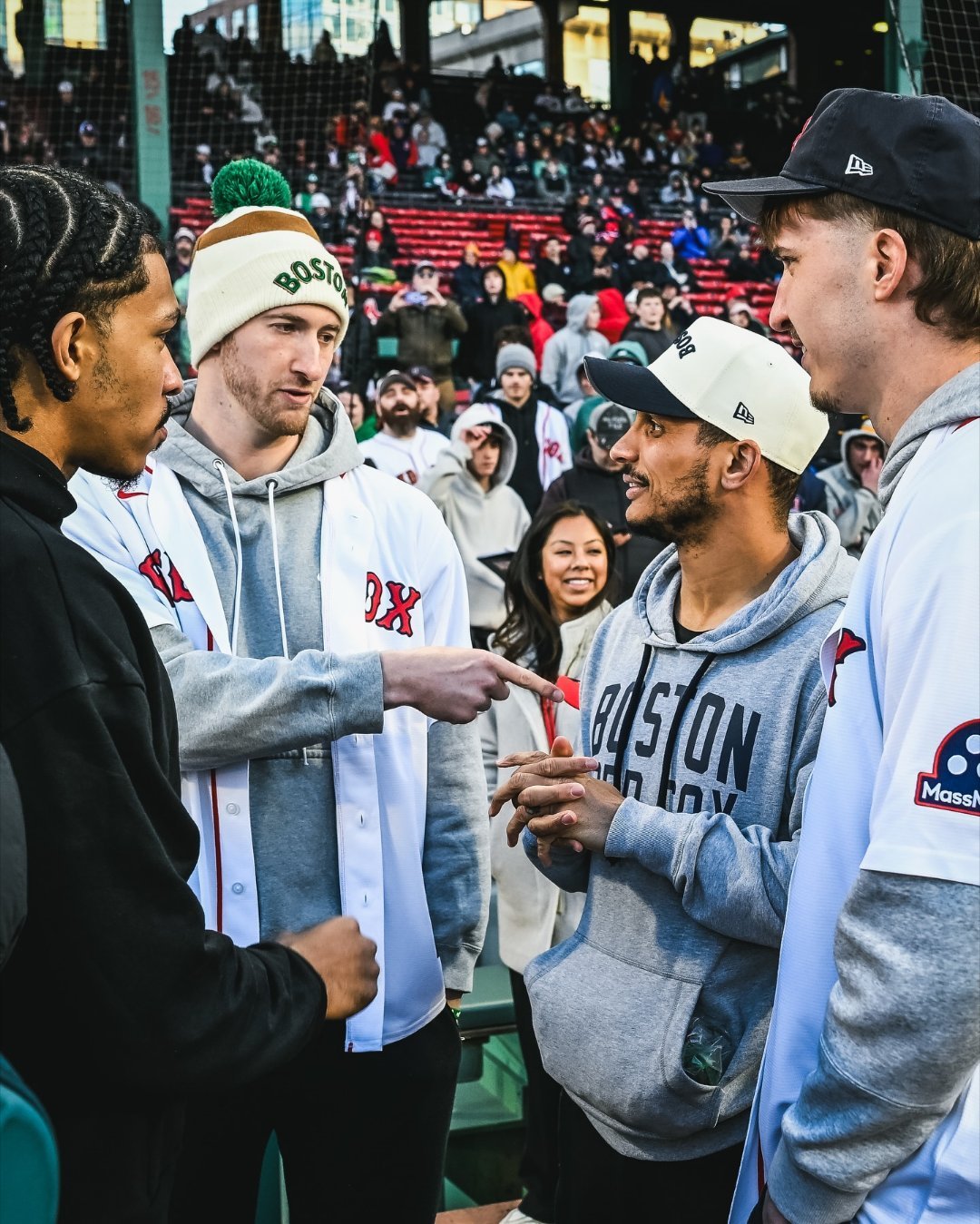 又是一年芬威之行！穿上了棒球队服的各位，谁更有型？let's go boston