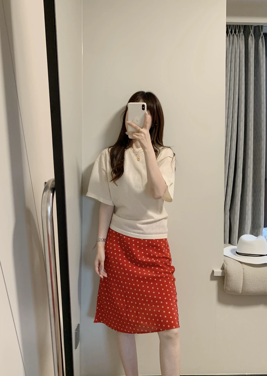 红色真的真的真的好显白啊！！