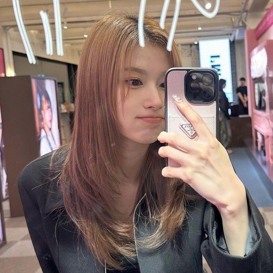 𝐒𝐇𝐀𝐑𝐄*  恋人怀中樱花草Kpop爱豆头像｜凑崎纱夏 ｜sana｜