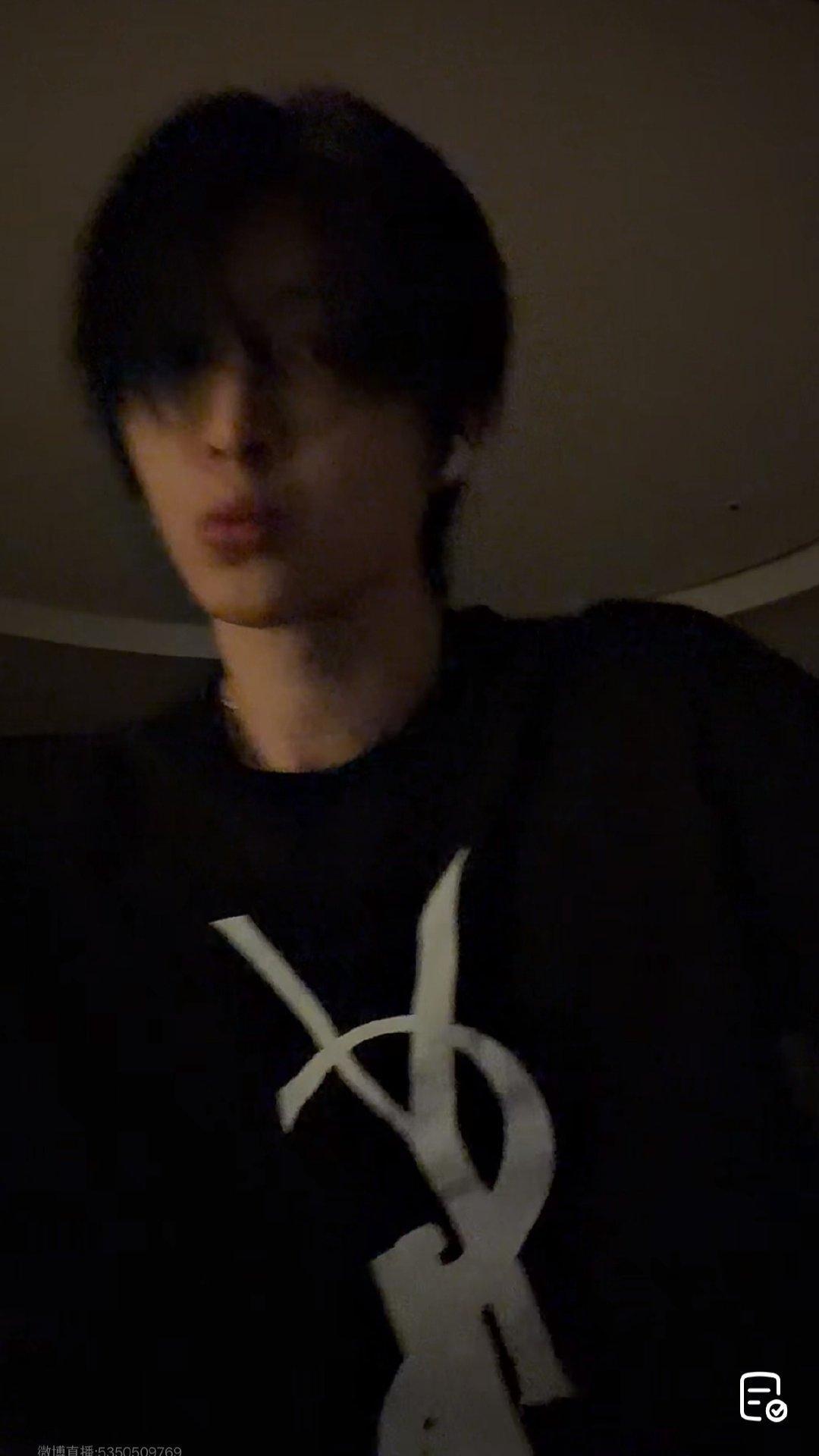 范丞丞要留长发范丞丞长发忧郁男天啊好期待的吧 