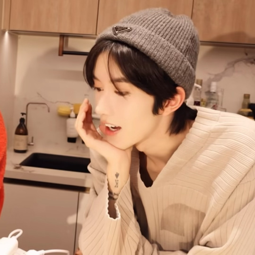 黄星Eliot  ⭐向全世界安利黄星eliot 比今天的你更好看的只有明天的你黄