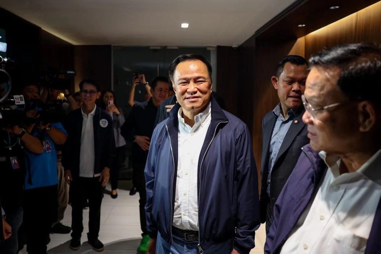 有备而来！阿努廷揶揄他信和佩通坦，表示如果还是原来的那群人，泰国的这些问题可能无