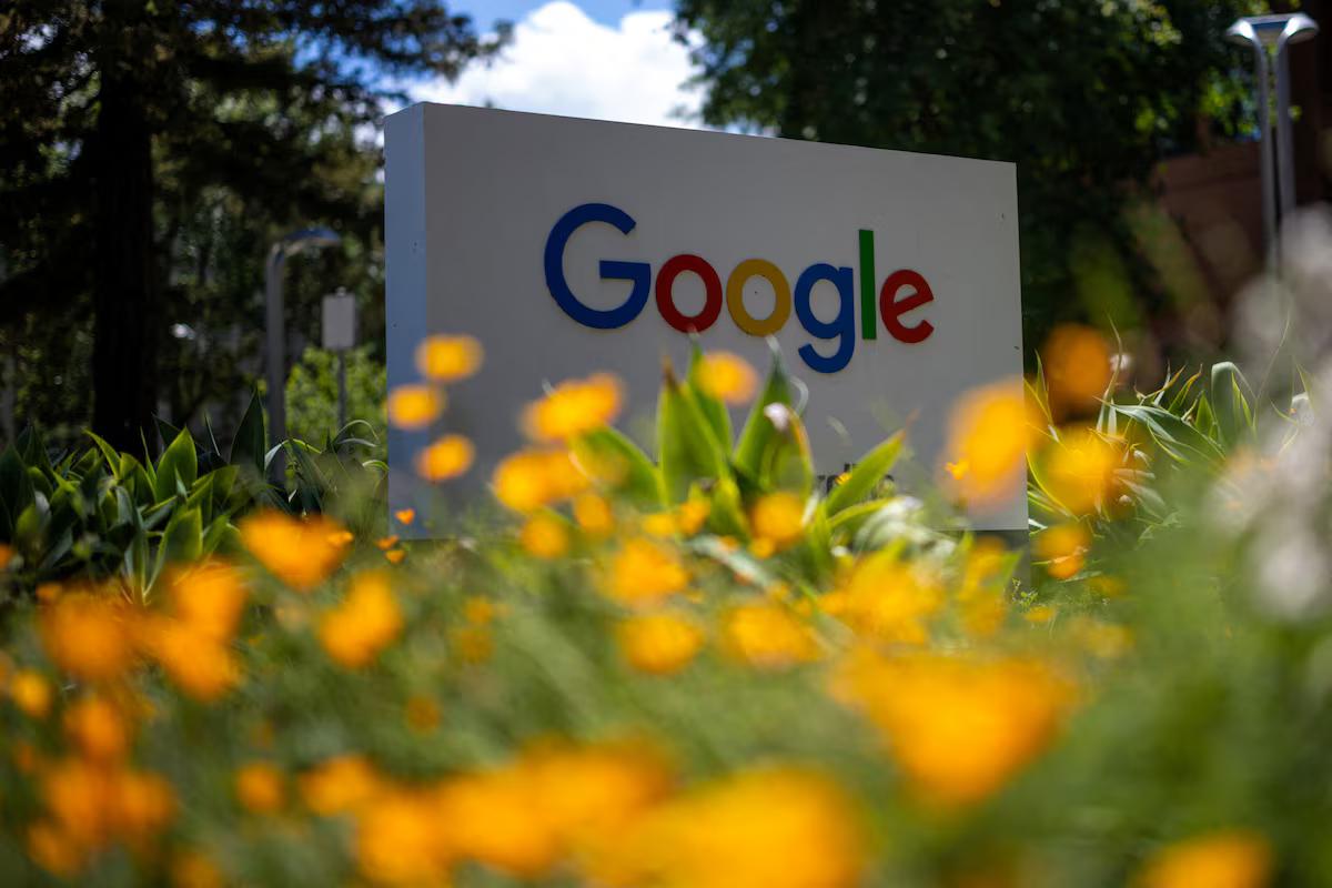 [To learn English]
Alphabet's Google is 