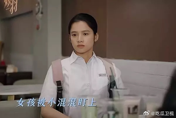 笑死 张婧仪穿上校服更像东南亚那边的了[允悲][允悲]她长得蛮大气的，个人风格强