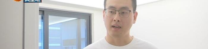新房刚装完，老爹下楼吃碗面的功夫，4个房间的地板全“毁容”了！这开荒保洁的坑，你