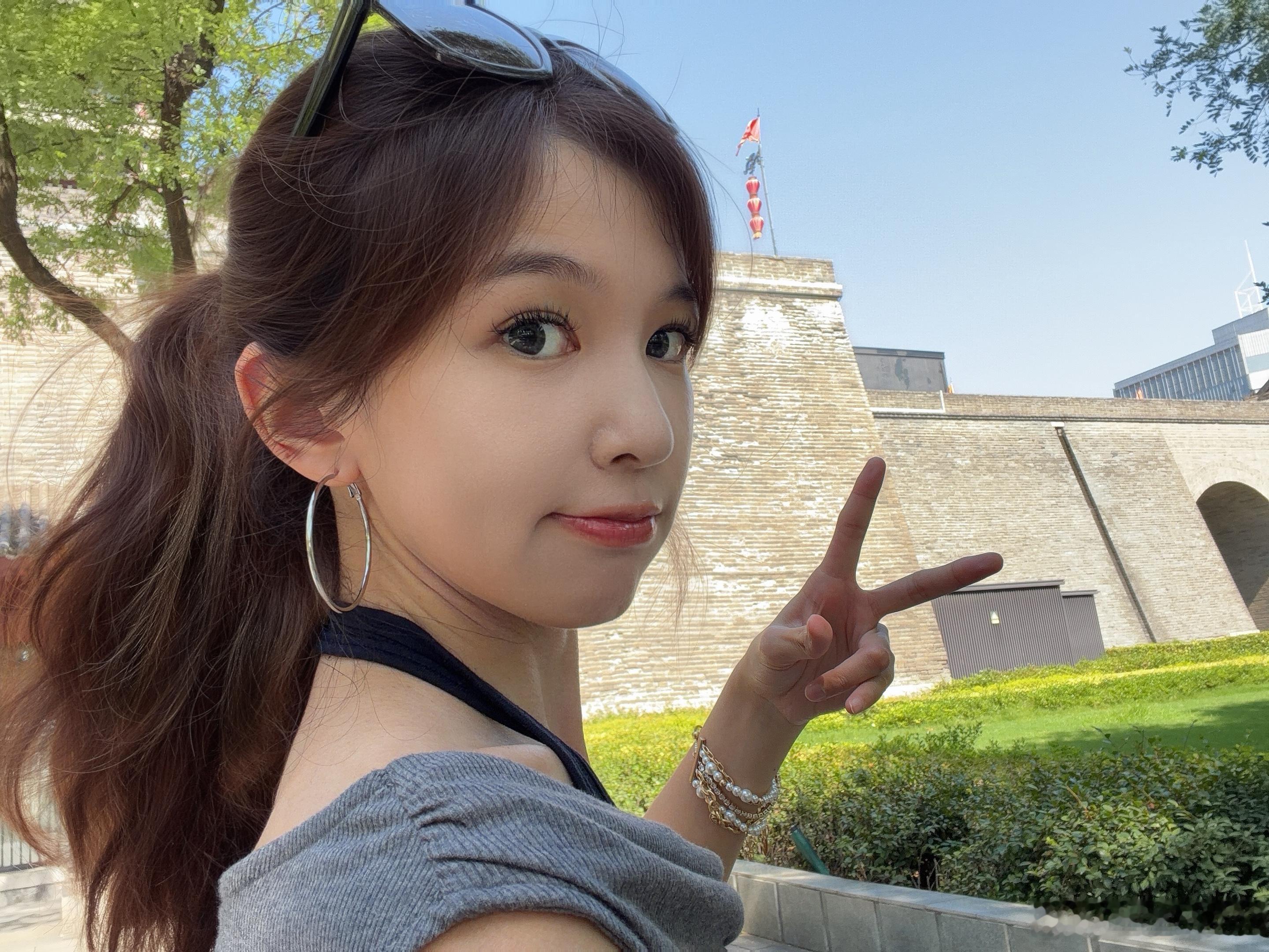 发视频啦～ 瑞拿粽在西安💕过几天要去北京比赛了 提前去实地看兵马俑hhh 