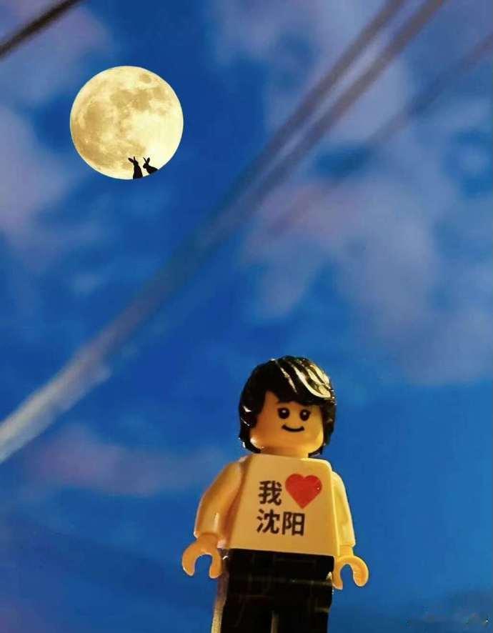 周一，已经是上班的第二天了，还有四天到中秋。再撑4天就能休中秋了 ​​​