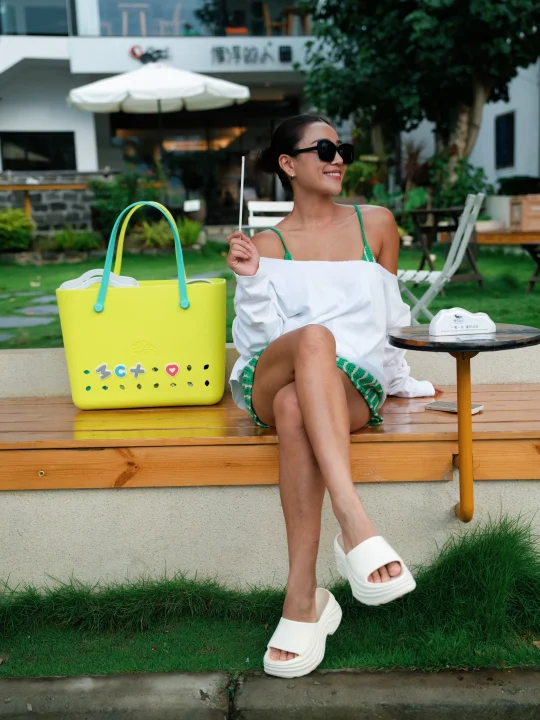 救命！背这个包出门，宠物和我都成了焦点！