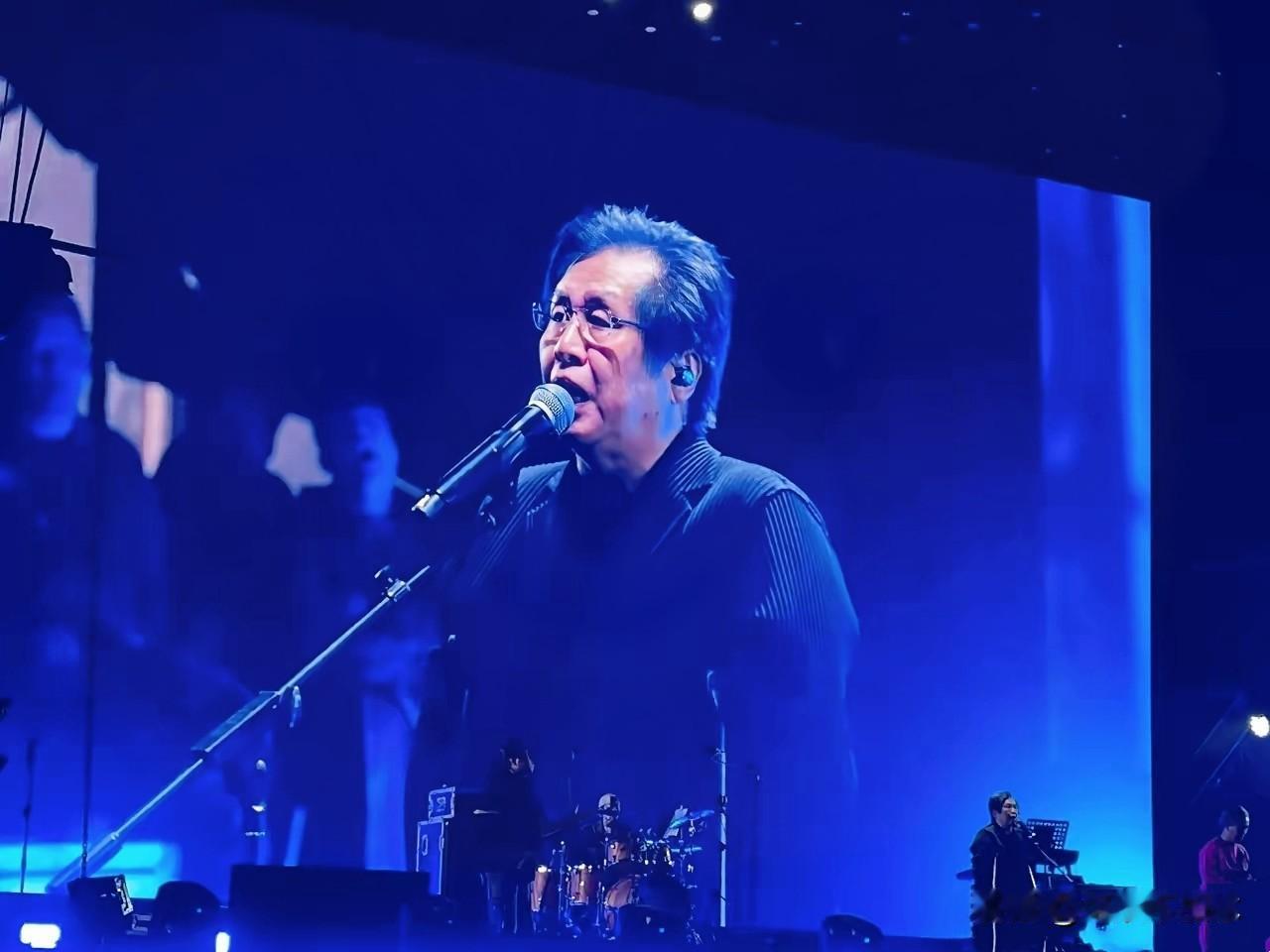 郑智化这事儿，真是堂生动的商业课。

成都武汉的演出说没就没，比翻脸还快。

别