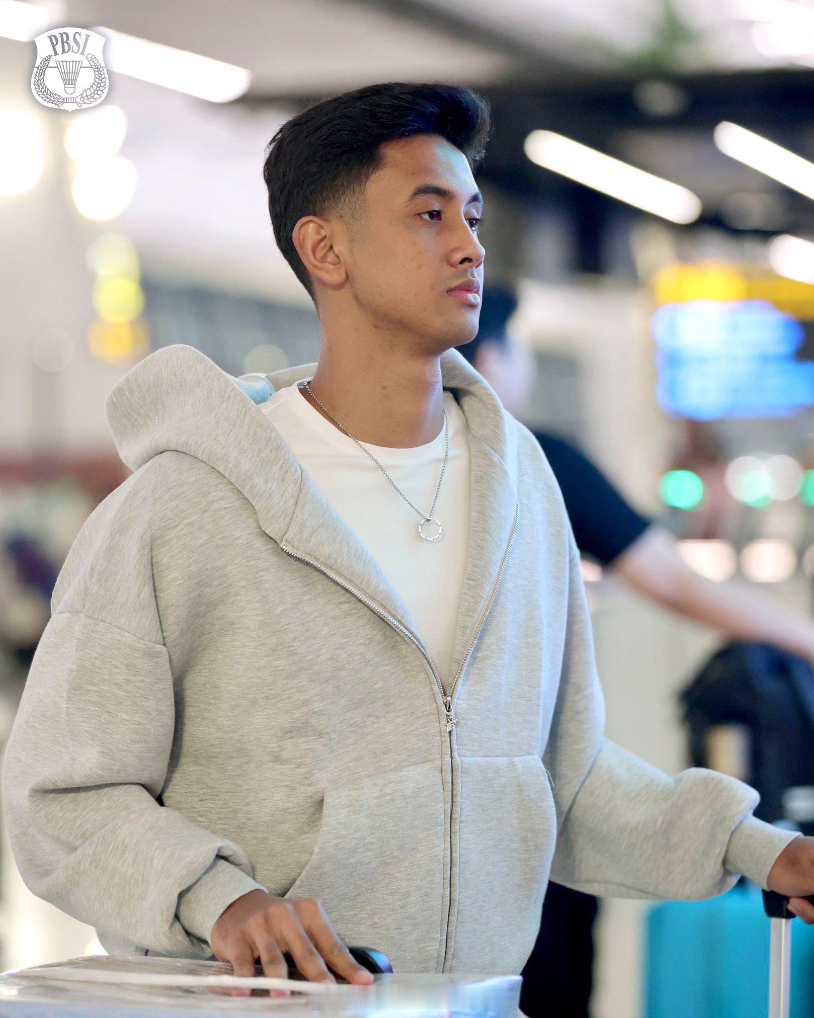 印尼🇮🇩羽协全英参赛队伍已提前抵达🇬🇧参加下周二举办的2026年全英羽毛