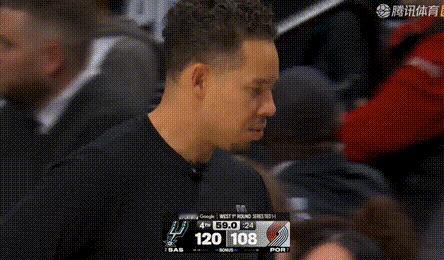 小杨拿到季后赛生涯首个篮板马刺vs开拓者