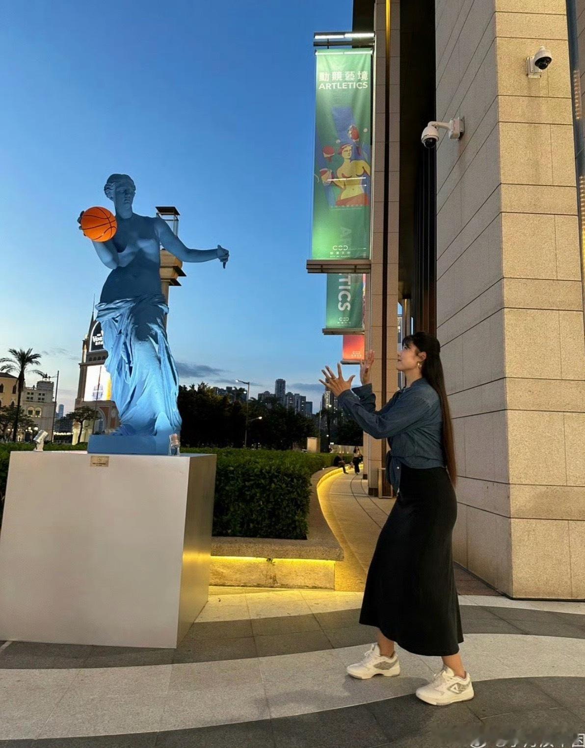 李月汝自己宣布因伤将缺席这次在家门口的全运会比赛，二杨姐妹因家事也是暂时缺席，不