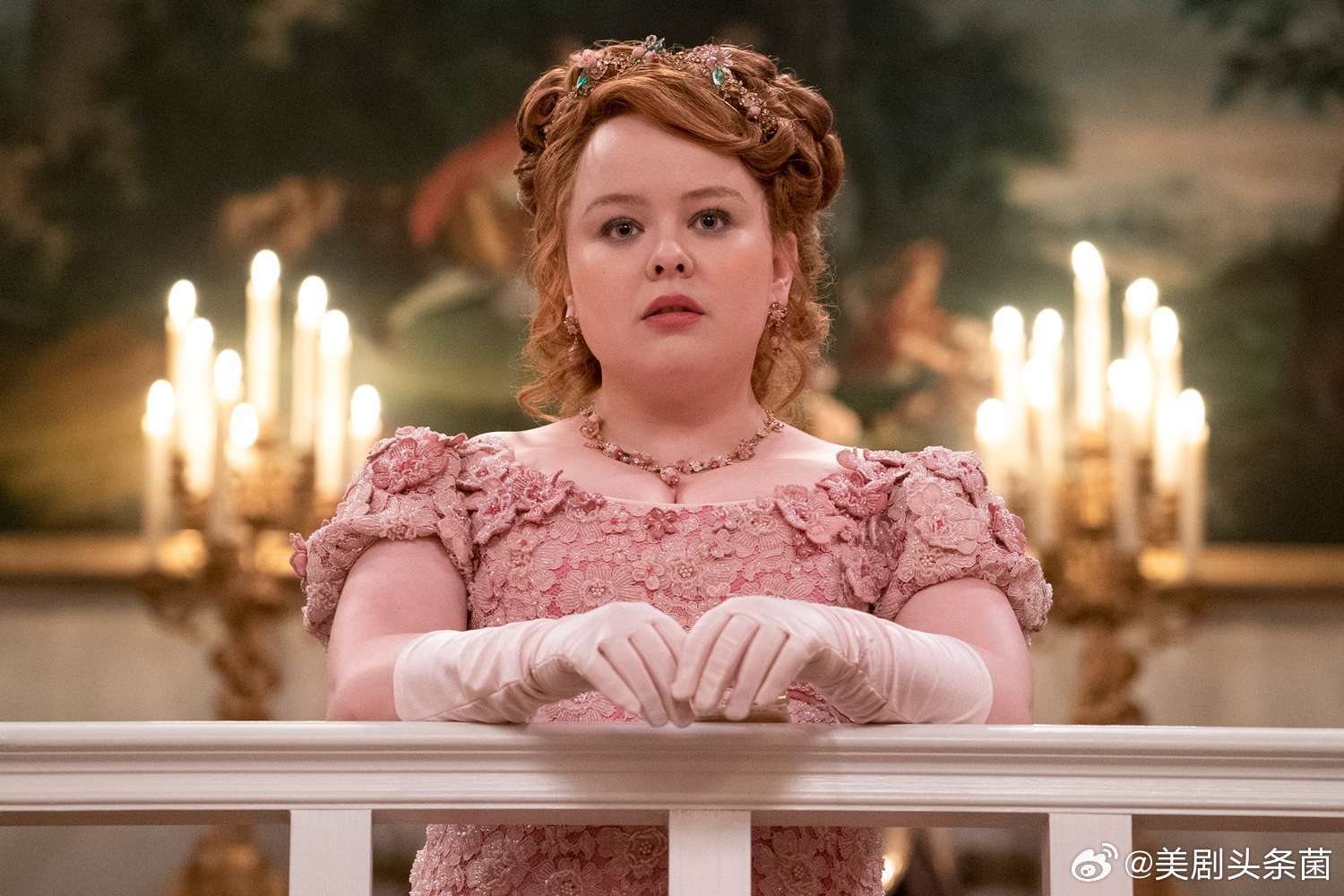 《怪奇物语》罗宾差点由她演！《布里奇顿》女星 妮可拉·考夫兰 透露，她也曾试镜过