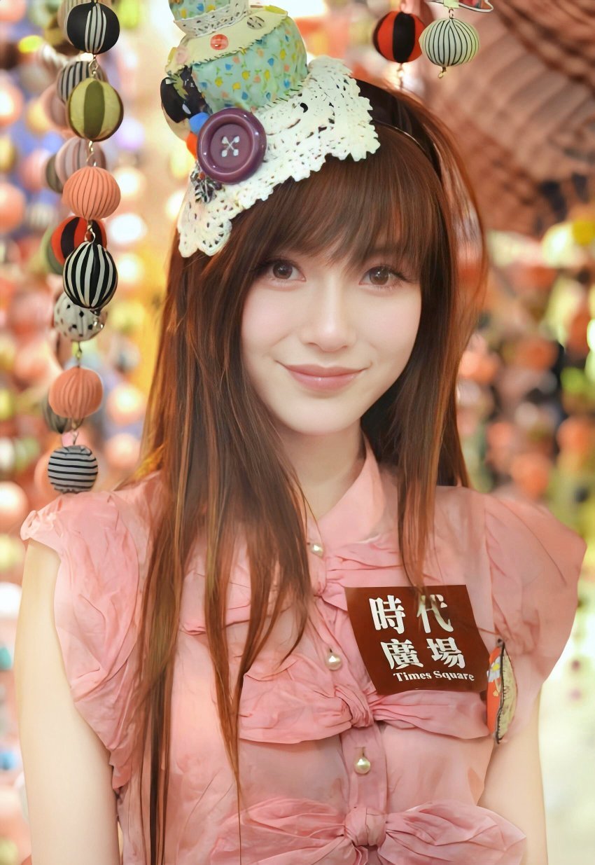 杨颖 angelababy “让大雨打破了所有的阴霾 我想你早就已无可替代”