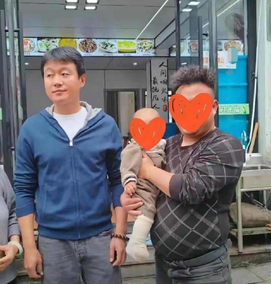 47岁佟大为江西被偶遇！素颜接地气，堪称内娱反油腻天花板
 
    47岁佟大