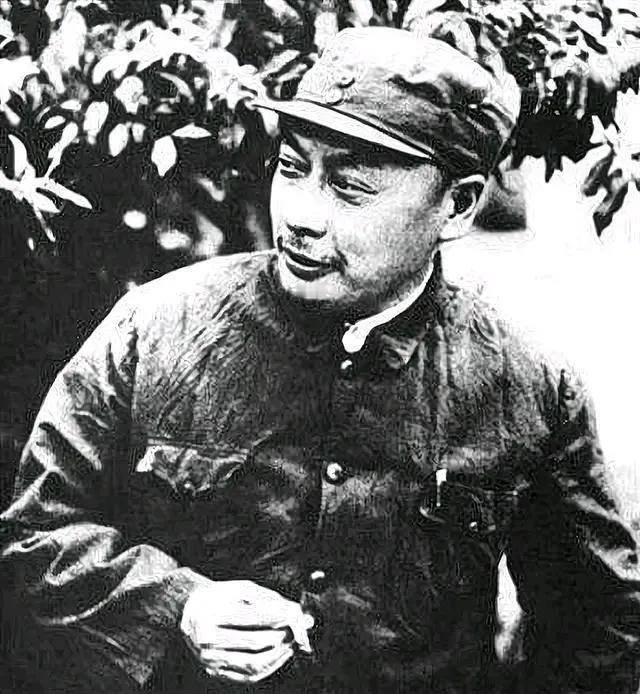 我军开国将帅中，最具诗人气质与革命浪漫主义精神的无疑陈毅了，而他一次突围的表现，