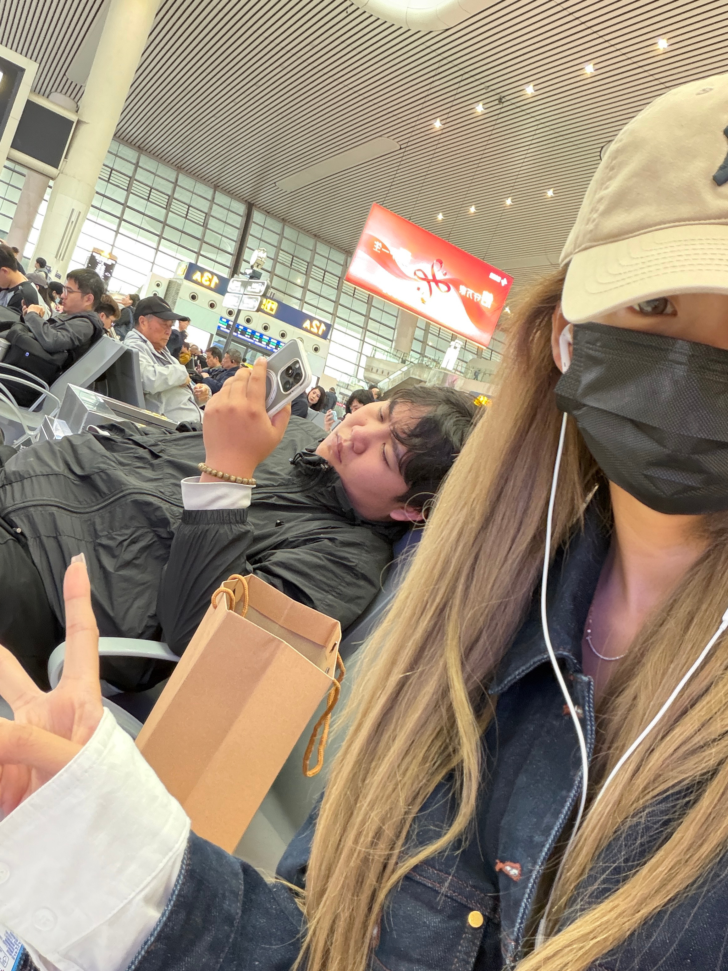 鸿蒙智行的小伙伴真的太贴心了…我们7点从湖州出发赶高铁他们居然还安排了送程车，公